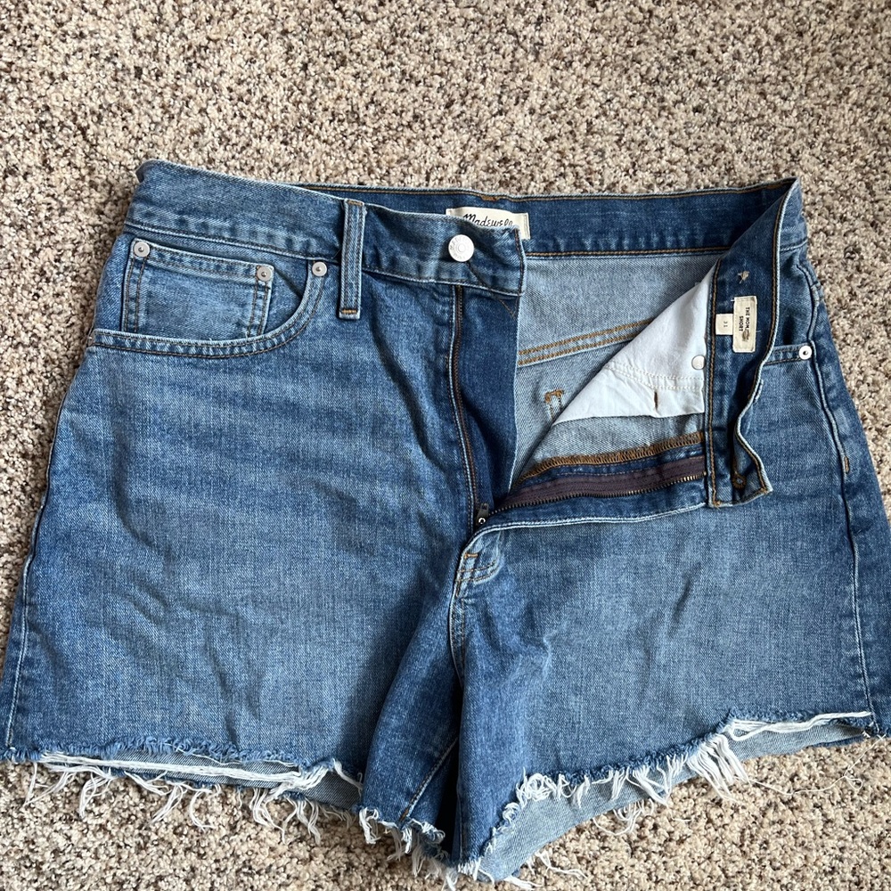 Madewell Mom Jean Short - Size 31